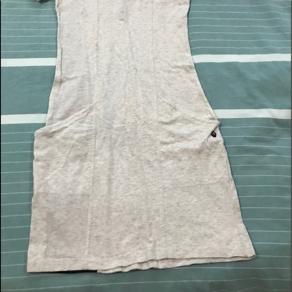 RARE* Volcom Dress - T-Shirt style - Picture 3 of 8